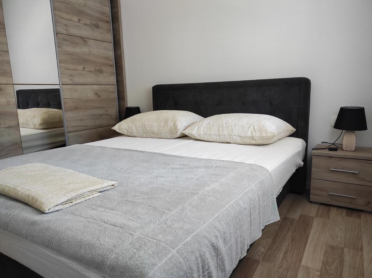 One Bedroom Apartment Gogo With Private Parking Neum Buitenkant foto